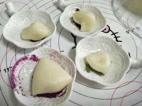 做一些带颜色的面团。