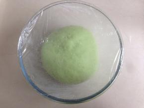 盖上保鲜膜，在温暖处发酵两倍大