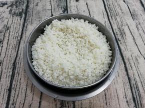 浸泡好了糯米捞出沥干水分