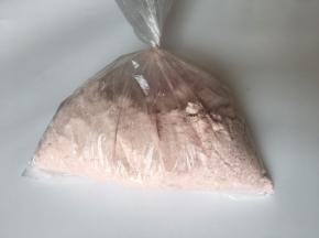 剩下所有粉类装进保鲜袋内，摇晃混合均匀