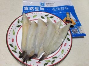 #南极直达#的冰鱼从冷冻室放入冷藏室自然化冻。（南极直达与京东冷链深度合作，“零融化”到家，双层包装不用担心干掉）
