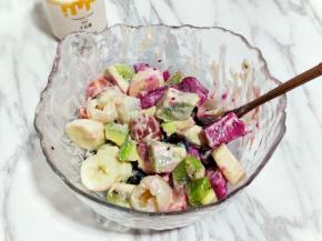 用小勺轻轻拌均匀即可。