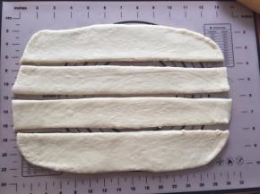 切成4片，最好切均匀，我切的不好