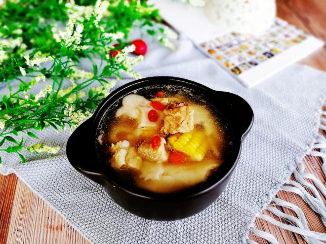 椰肉玉米排骨汤