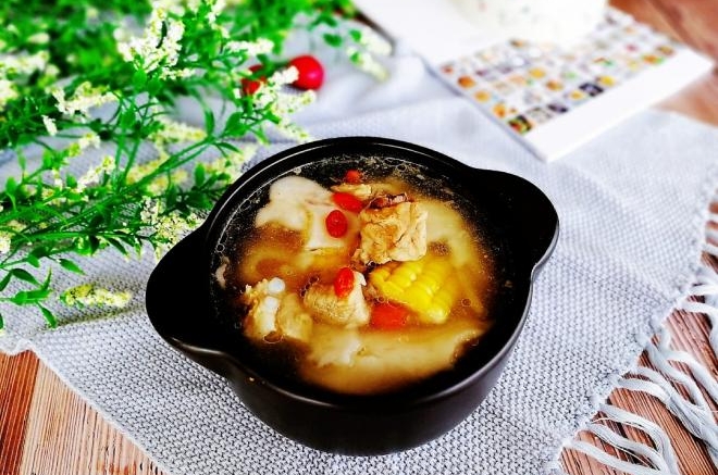 椰肉玉米排骨汤
