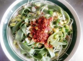 油烧好以后浇上去