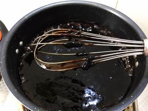 煮至能挂在蛋抽上