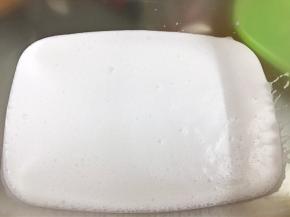 现在调一个汁底
盒子里加入椰浆