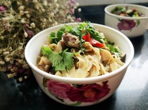 出锅撒香菜即可