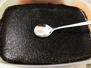 等完全凉透后就会凝固了