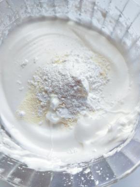 加入玉米淀粉。