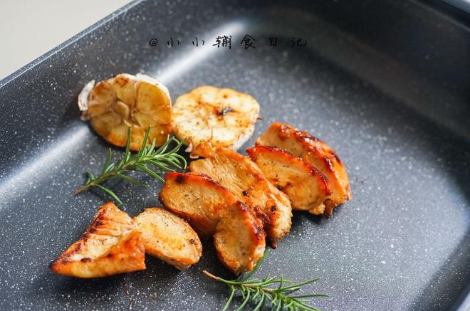 蒜香黑胡椒鸡胸肉