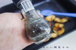 撒上现磨的黑胡椒 就完成啦
