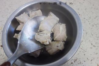 把肉捞出来备用