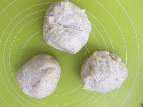 之后将面团分成3等份