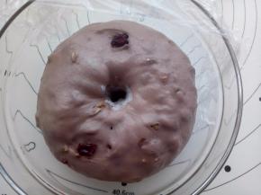 大概40-50分钟左右，用手指粘面粉在面团中间戳个洞，不回缩，不塌陷就发好了。