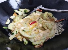 加入鸡蛋