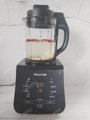 破壁机接通电源