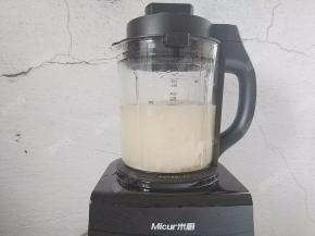 程序结束之后机器发出滴滴的提示音，祛湿排毒豆浆就做好啦