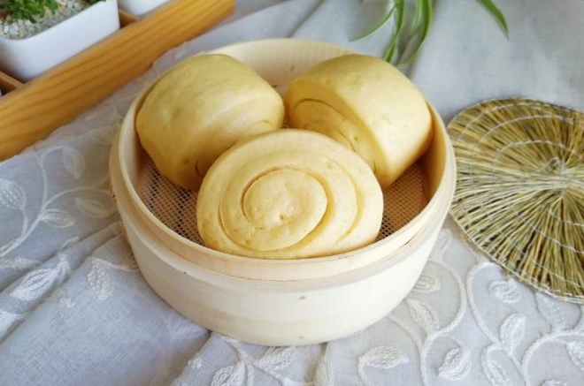 用南瓜米糊发面做的馒头，颜值高味道好，受到全家人的一致好评。