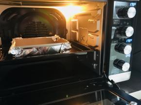 烤箱175度，35到45分钟。不用水浴！不用水浴！如果你的烤箱高度比较低。温度往下调10度。