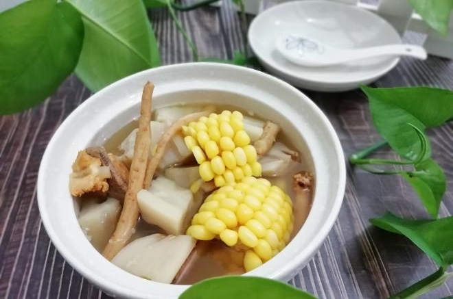 莲藕玉米大骨汤(电饭煲版)