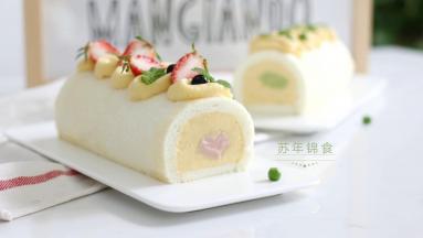 盖上底部的蛋糕片，放入冰箱冷藏一晚定型，第二天倒扣脱模后用剩余的卡士达酱和新鲜水果稍作装饰就可以食用了。