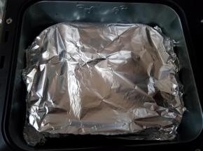 柠檬汁加进去后，用锡纸包住面包桶。