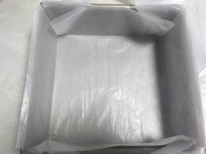 我用的10寸方模，模具比较高，模具低一点的，建议侧面垫个纸板，纸板最好包裹上锡纸