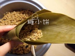 底部填上少量的米料