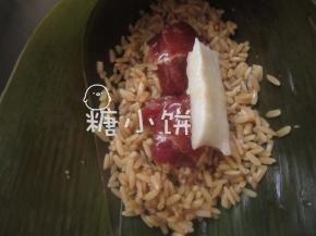 包法也是一样的，馅料放几块瘦肉和一片腌好的肥肉就可以