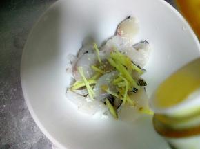 香油和鸡精腌制一会