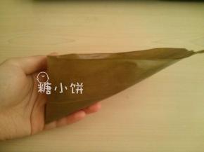 这个时候从侧面看是这样一个三角形漏斗状