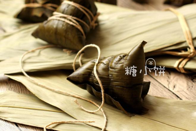 【香辣芋艿肉粽】四角形