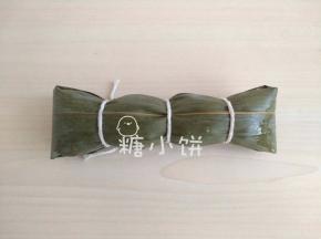 在左、中、右各捆一条棉绳扎紧即可。
高压锅上汽后20分钟（为避免串色，我是分开煮的），自然放气后开盖