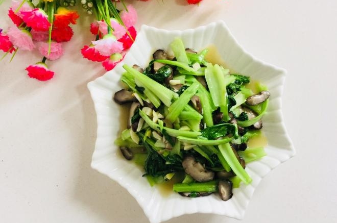 香菇炒青菜