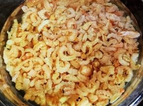 虾米提前30分钟浸泡。