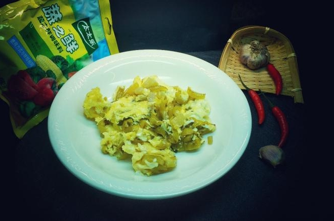 酸菜炒鸡蛋