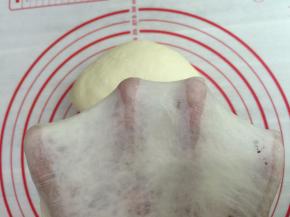 可以扯出较为结实的透明薄膜