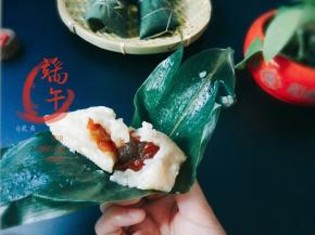 煮好不急揭锅，在锅内焖一晚入味。
软糯香甜。