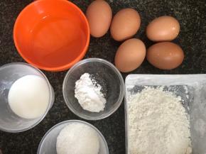 备好蛋糕体食材