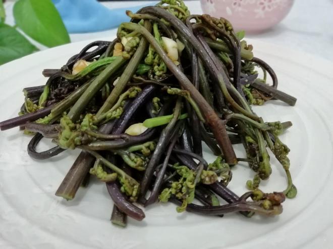 凉拌蕨菜