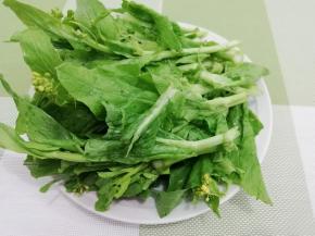 白菜芯去掉老叶和根部洗干净