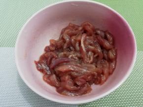 搅拌均匀腌制十分钟