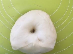 做好可可卷，白色面团也发酵好啦