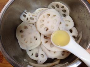 加入果醋拌匀