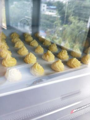 海氏B33烤箱提前180度预热，然后180度20分钟即可。