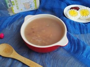 7、软糯的米粥煮好啦。