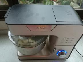 厨师机很稳定，声音也不大。