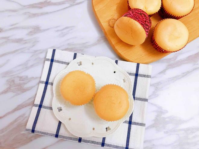 戚风纸杯小蛋糕